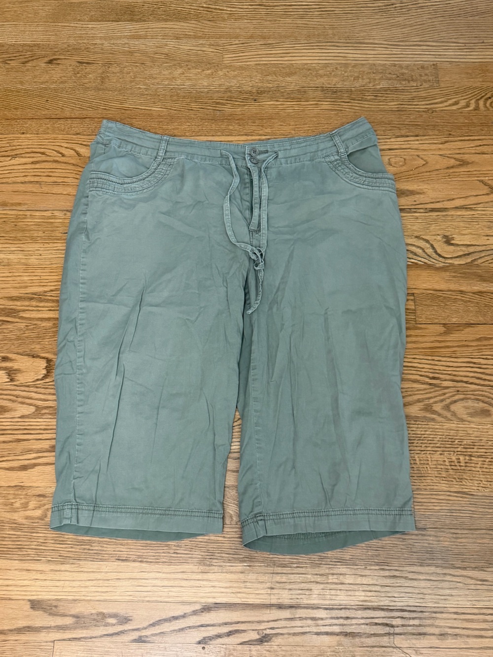 St. John’s Bay Women’s Capri Pants Olive Green Size 20W Drawstring